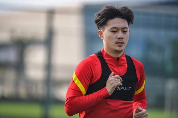 媒体人：蒋圣龙连续3天未加入  合练，赶上东亚杯首战存在很大疑问