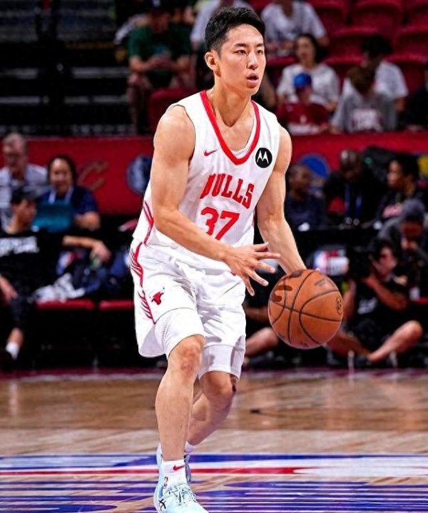 角逐  剧烈  ! 河村勇辉砍20+10, 仍没有双向合同, 日本军团全军覆灭