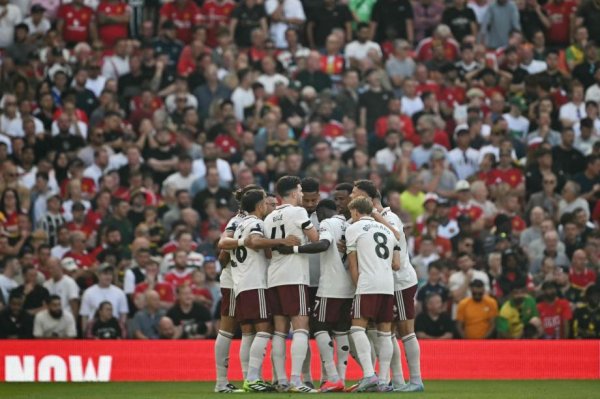 英超-狂轰22脚难破门 曼联0-1阿森纳