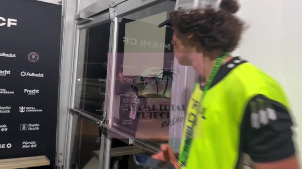火速下班🏃‍♂️跟队记者：梅西赛后径直冲向自己的车
