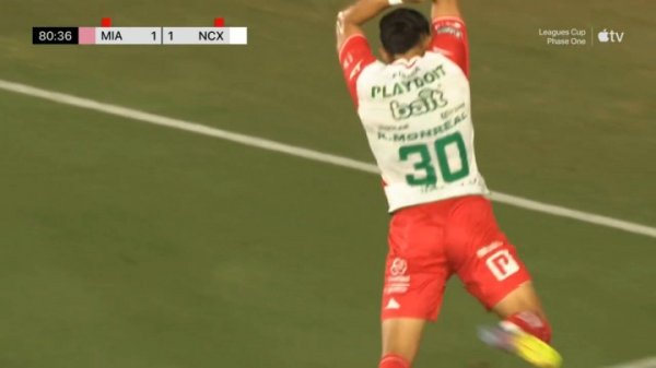 迈阿密追赶  ！拿加沙2-1反超比分，球员破门后模仿C罗Siu庆祝！