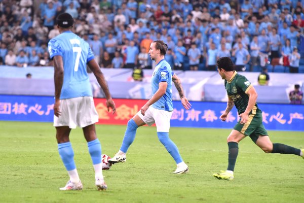 记者：深圳队今天正常练习  卡尔采夫参额外训练习  ，球队明天兵发郑州