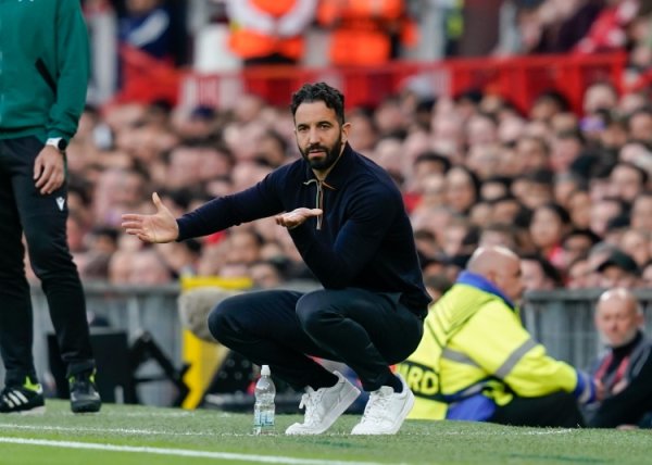 曼晚观点：曼联需要五号位，库尼亚频繁回撤的踢法无法形成支点