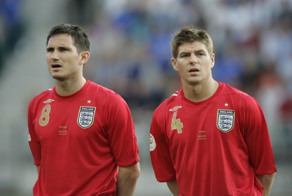 鲁尼：当年英格兰差和各豪门关系紧张有关 卡里克该获得更多机会