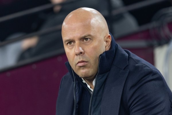 利物浦上赛季前29场仅负2场，而本赛季前10场已输掉3场赛事