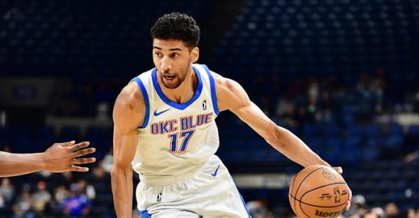 雷霆官方：球队签下前场球员马勒维-莱昂斯