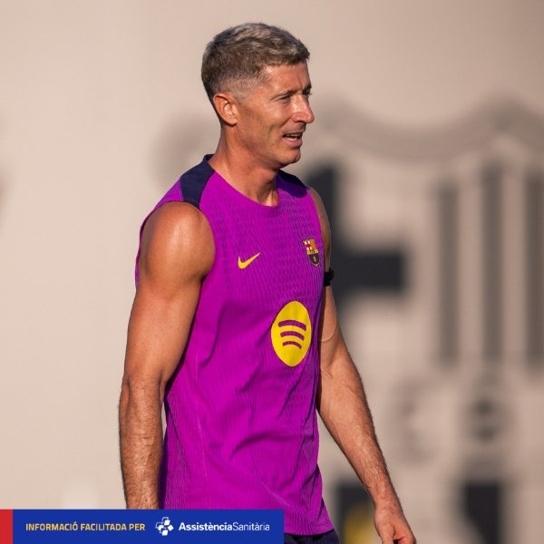 缺席甘伯杯！巴萨官方：莱万左大腿股二头肌不适，将缺席周末赛事