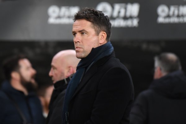 欧文谈双红会：曼联在客场可以摆大巴死守，压力反而没在主场大