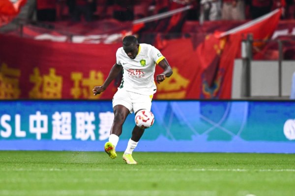 大将缺阵！博主：恩加德乌昨日赛前踩场练习  负伤  ，无缘今晚的赛事