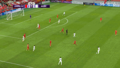 完全防不住！相马勇纪远射打中魏震背部折射入网，海港0-2町田