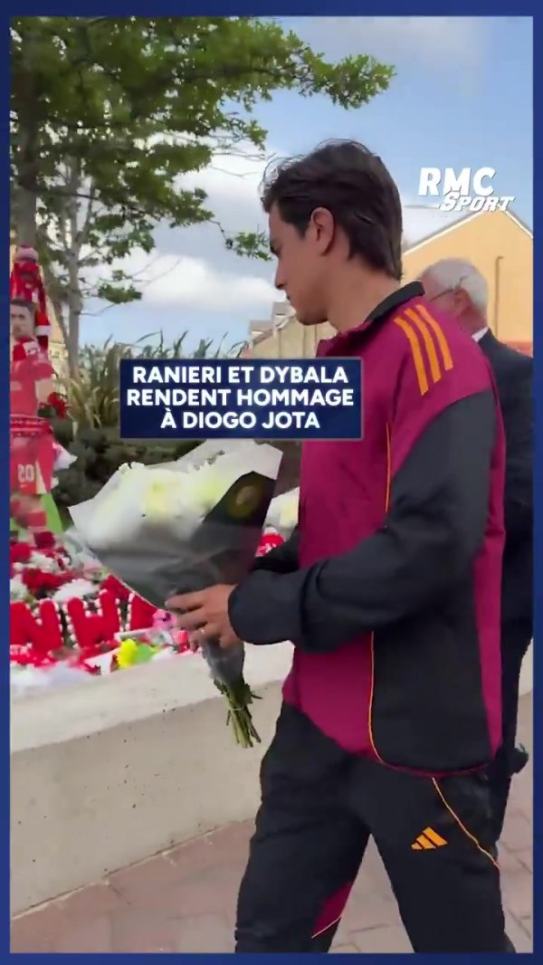 💮迪巴拉和拉涅利来到安菲尔德，为车祸离世的若塔献花