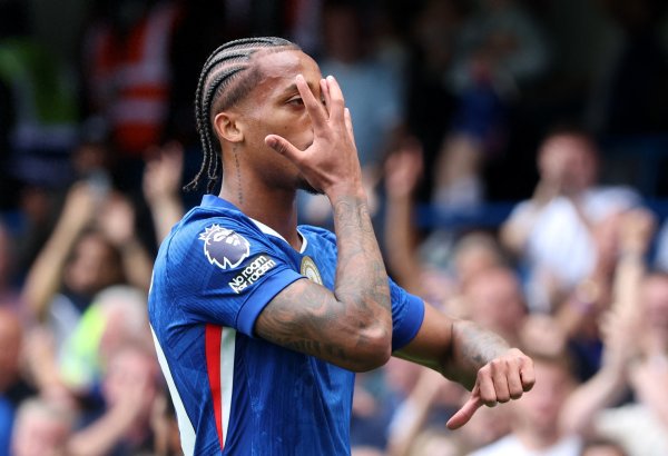 新切尔西大腿! 佩德罗: 以前踢过中场球员对我帮助很大 经常进行物理治疗