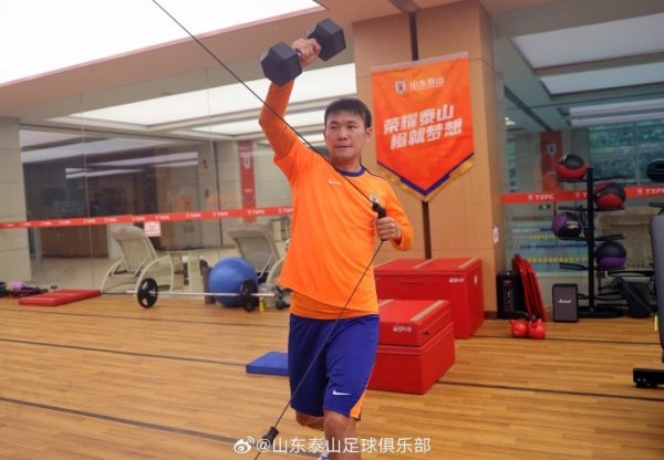 阴雨浇不灭心中的火焰！卯足干劲，继续向着前方全力冲刺跑  ！