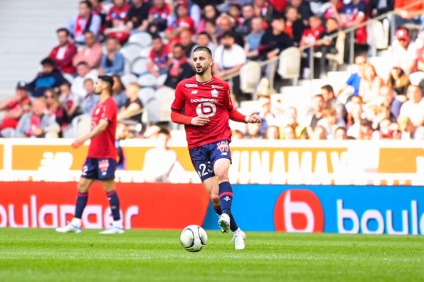 记者：马赛希望租借+买断签里尔翼锋哲格罗瓦，球员愿意转会