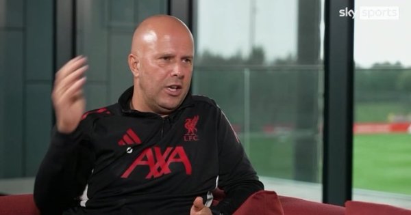 谈及伊萨克，斯洛特：上赛季锋线选择多，现在至少还需再引进一名