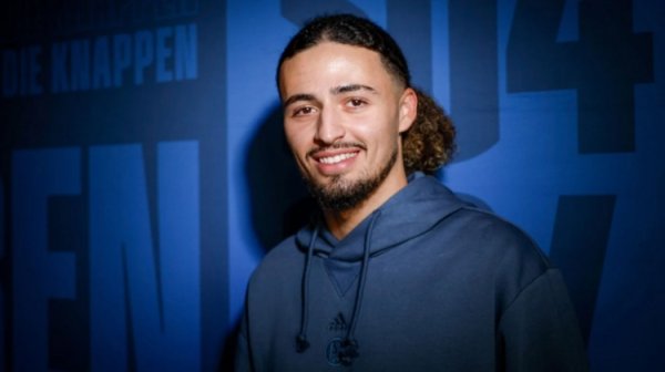 here we go！罗马诺：贝西克塔斯即将签下沙尔克04右后场球员布鲁特