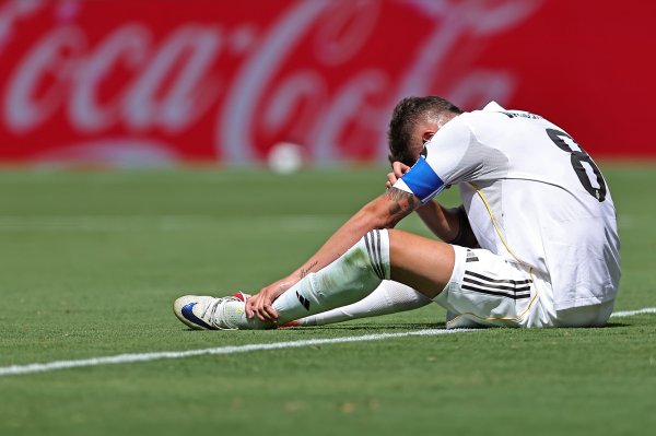 马卡报：巴尔韦德身体已经接近极限，这次拉伤是持续超负荷的警报